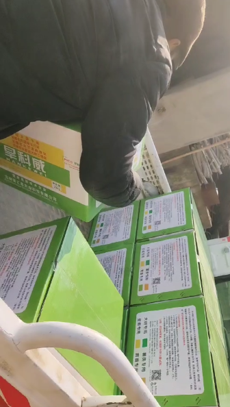 農(nóng)民紛紛采購(gòu)旱科威保產(chǎn)促增收